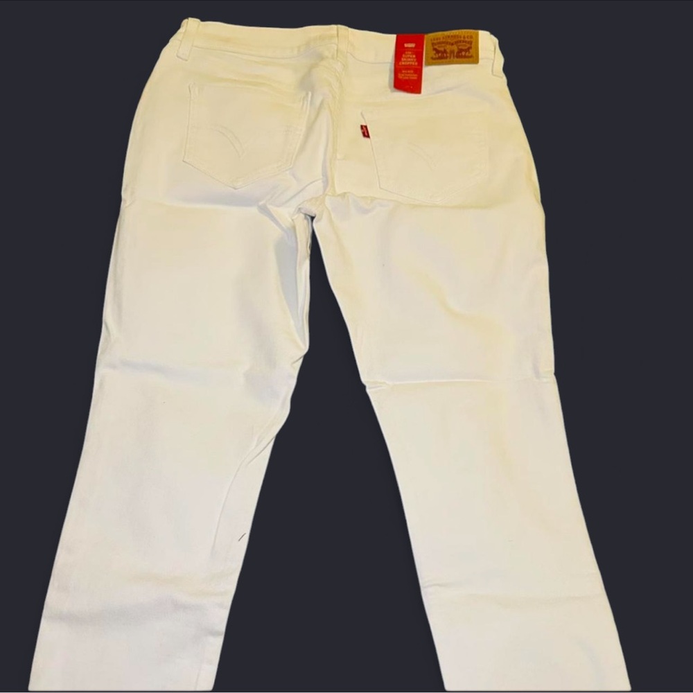 NWT Levi's Women’s distressed White ankle skinny Jeans